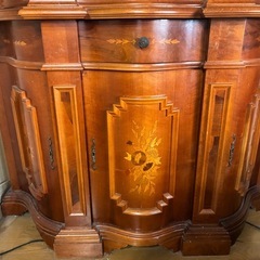 イタリア家具　飾り棚の画像