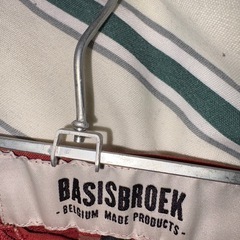 BASISBROEK 赤スラックスパンツの画像