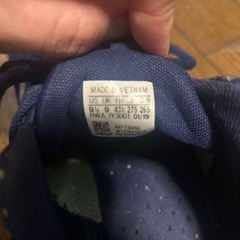 adidasスニーカーの画像