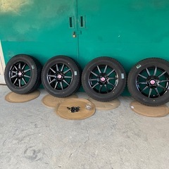 スタッドレスタイヤの画像