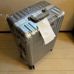 新品未使用　スーツケースMサイズの画像