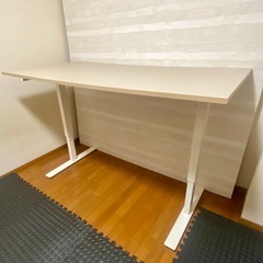 IKEA SKARSTA スカルスタ 昇降式デスクの画像