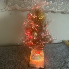 光る　
クリスマスツリーの画像