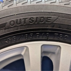 スタッドレスタイヤの画像