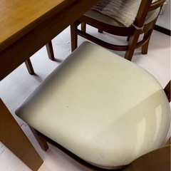 ダイニングテーブルの画像