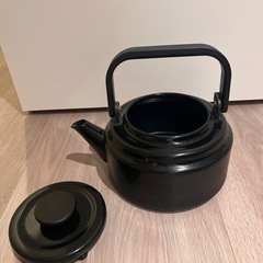 野田琺瑯・ホーロー・やかん・黒の画像