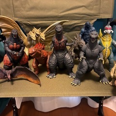 ゴジラフィギュア一式の画像