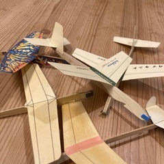 ゴム飛ばし飛行機の画像