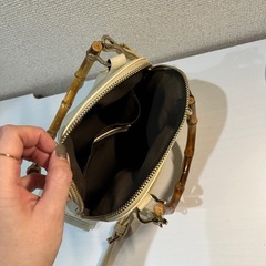 FREES MARTホワイトバッグの画像