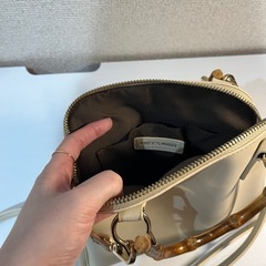 FREES MARTホワイトバッグの画像
