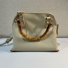 FREES MARTホワイトバッグの画像