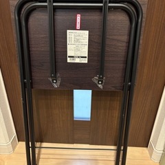 折りたたみテーブルの画像