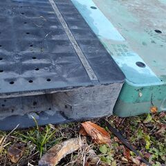 強化大型プラスチックパレット 110×110×高さ15cm／ダメージなし・同サイズ複数ありの画像