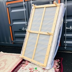 早い者勝ち　ニトリ　セミダブル　足付きベッドの画像