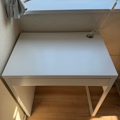 IKEA デスクの画像