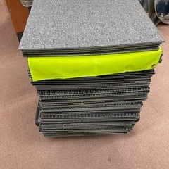 【激安】タイルカーペット　50✖️50の画像