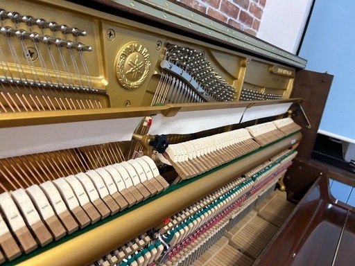 ヤマハ　アップライトピアノ　W102BW 1984年整　リニューアル　極上品です ヤマハ アップライトピアノ W102BW 1984年整 リニューアル 極上品です