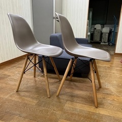 お得な2脚セット!! ダイニングチェア シェル型 イームズタイプ の画像