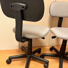 無料　オフィスチェア　回転の画像