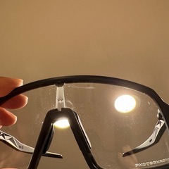 【オークリー】SUTRO調光レンズの画像