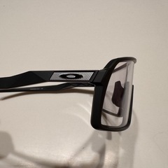 【オークリー】SUTRO調光レンズの画像