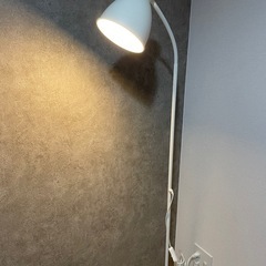 IKEA スタンドライトの画像