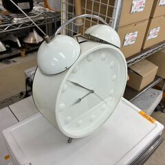 【リサイクルショップどりーむ荒田店】No.202 レトロな白い時計の画像