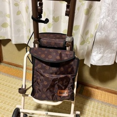 シルバーカー　手押し車　の画像