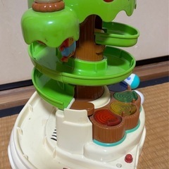 コンビ Combi 光るコロコロの木の画像