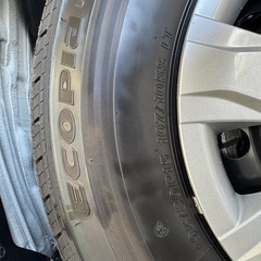 12/14納車 ハイエース 純正タイヤ 新車外し DPS 5km ブリヂストンの画像