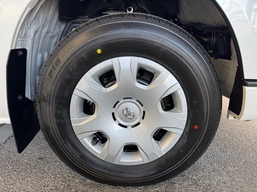 12/14納車 ハイエース 純正タイヤ 新車外し DPS 5km ブリヂストン