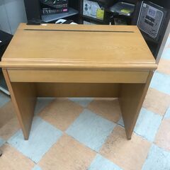 ＼家具＊家電のお店／【ｼﾞｬﾝｸﾞﾙｼﾞｬﾝｸﾞﾙ石川金沢店】滅多に入荷なし！！ ドレッサー カリモク   W(幅)80×D(奥行き)44×H(高さ)67cmの画像