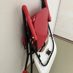 お食事　椅子の画像