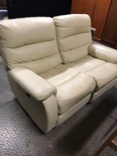 値下げしました！！￥94980-→￥65000-ジャングルジャングル貝塚店【値下げしました】電動リクライニングソファ　ブラウン　リクライニング　電動　ジャングルジャングル貝塚店　貝塚市　二色浜　リサイクルショップ 値下げしました！！￥94980-→￥65000-ジャングルジャングル貝塚店