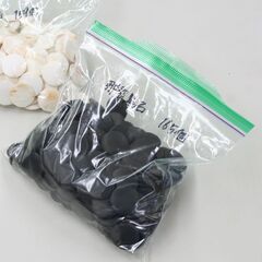 碁石 蛤白石 159個 那智黒石 165個 厚さ4～4.5㎜位 産地不明 札幌市 清田区 平岡の画像