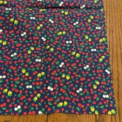 さくらんぼ柄生地の画像