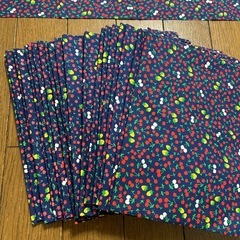 さくらんぼ柄生地の画像