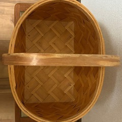 ヴィンテージ　北欧 木製バスケット かご（持ち手付き）の画像