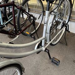 ★店頭にて試乗可★ J3348　【リユースのサカイ柏店】 　軽快自転車　ダイナモライト　シルバー　26インチ　　簡易クリーニング済　 中古自転車 　流山市 中古自転車 松戸市 中古自転車 我孫子市 中古自転車 船橋市 中古自転車 守谷市 中古自転車 取手市 中古自転車の画像