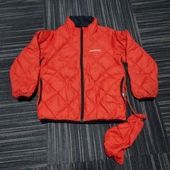 130cm　リバーシブルダウンパーカー　モンベル　赤黒　アウターの画像