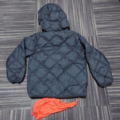 130cm　リバーシブルダウンパーカー　モンベル　赤黒　アウターの画像