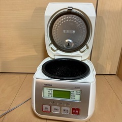 【自宅まで引き取れる方】炊飯器 TOSHIBA RC-5NSの画像