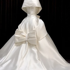 エマリーエ エリザベート 7号 ファーストオーナー ウェディングドレスの画像