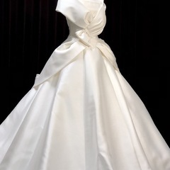 エマリーエ エリザベート 7号 ファーストオーナー ウェディングドレスの画像