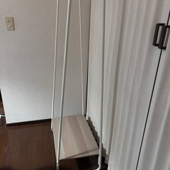 ハンガーラック　白の画像