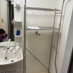 ステンレス洗濯機ラックの画像