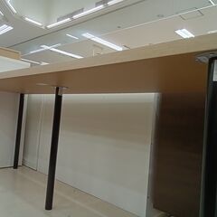 リユースのサカイ栃木店★ジモティ割あり★  長机 ベージュ W200×D60×H73 クリーニング済み TC11979の画像