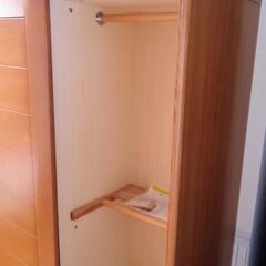 国産高級洋服タンス　府中家具　天然木家具　姿見鏡付きの画像