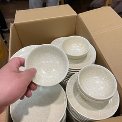 食器類（しょっきるい）と箸ケースの画像