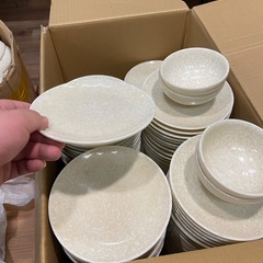 食器類（しょっきるい）と箸ケースの画像